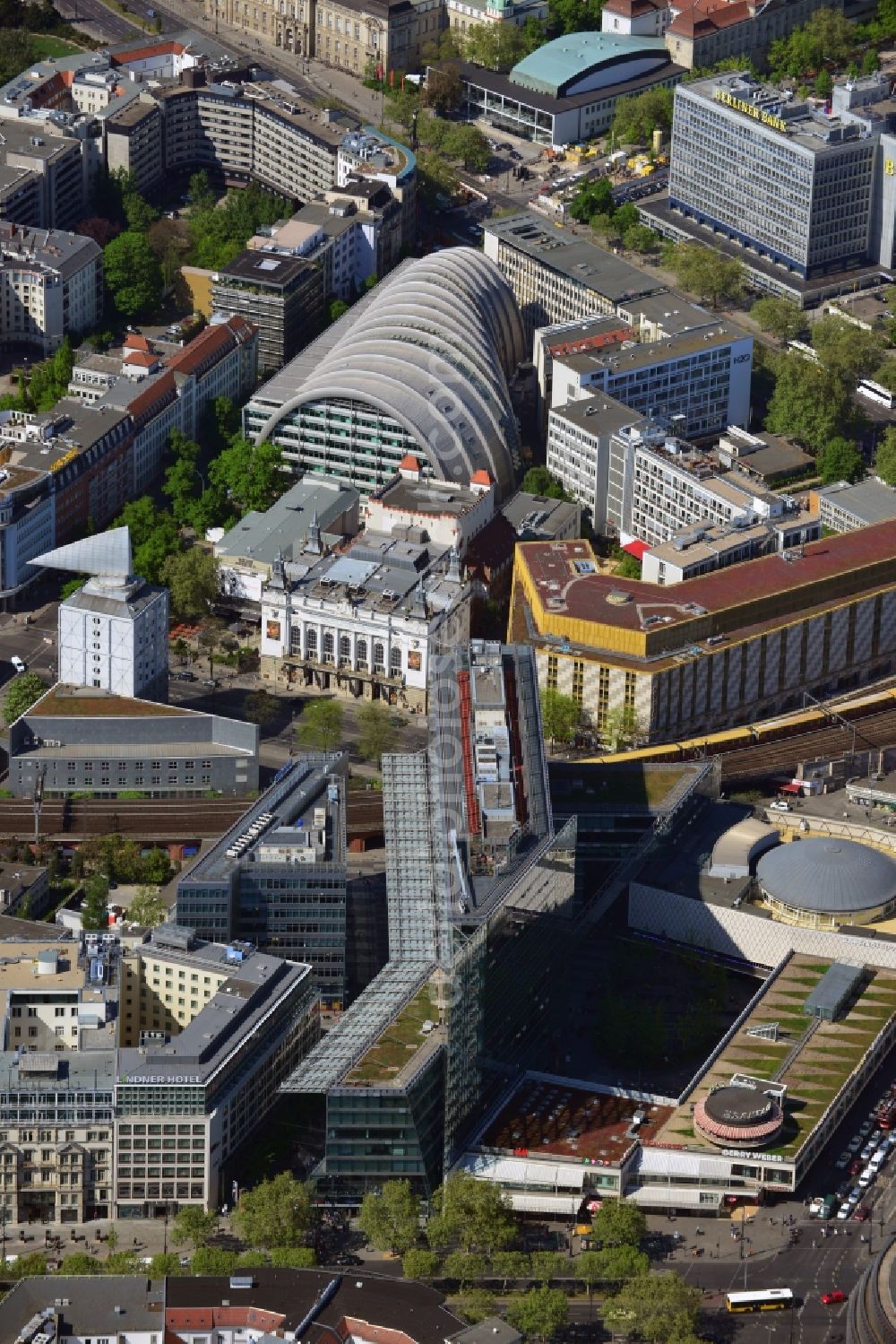 Aerial photograph Berlin - Building of the Neues Kranzler Eck in the City West on Kurfuerstendamm corner Joachimstalerstrasse in Berlin - Charlottenburg