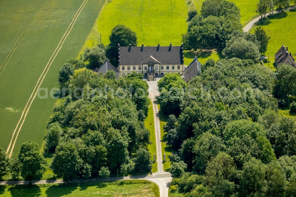 Brilon from the bird's eye view: Buildings and parks at the mansion of the farmhouse in Brilon in the state North Rhine-Westphalia, Germany