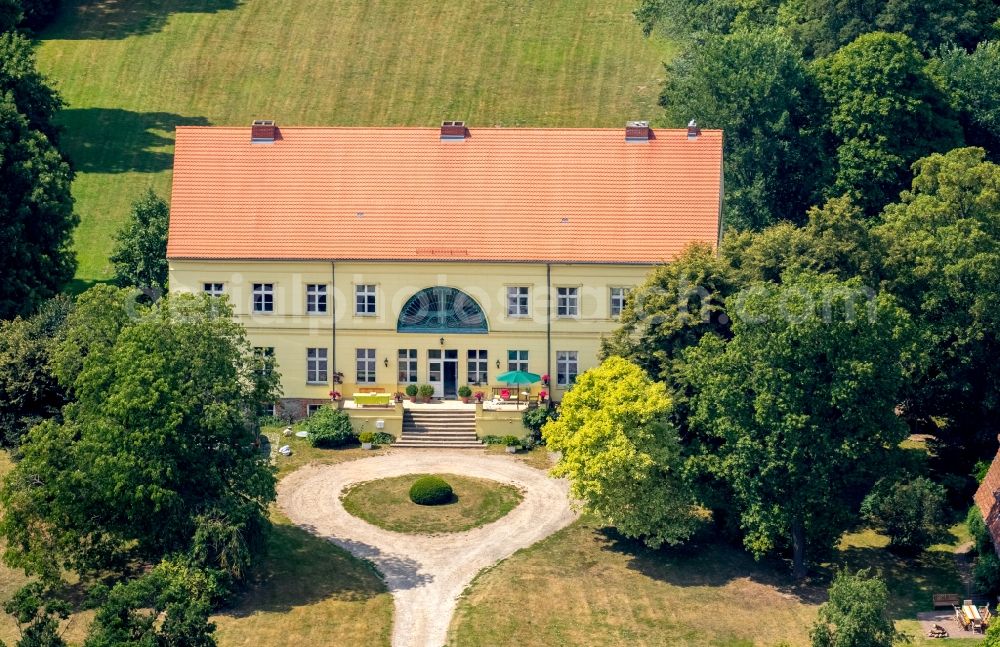 Duckow from above - Buildings and parks on mansion Good Pinnow Duckow, family estate Freiherr von Maltzahn in Duckow in Mecklenburg-Vorpommern