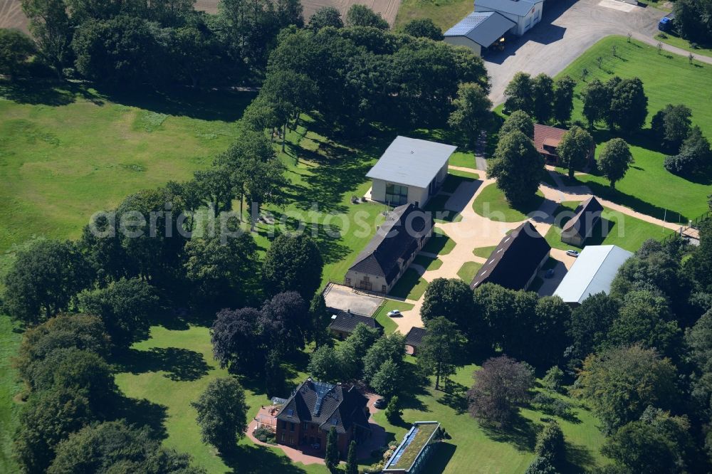 Fleckeby from the bird's eye view: Buildings and parks at the mansion of the farmhouse Gut Moehlhorst in Fleckeby in the state Schleswig-Holstein