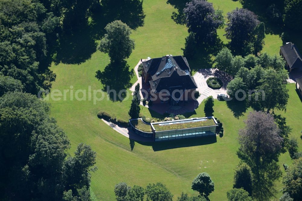 Aerial photograph Fleckeby - Buildings and parks at the mansion of the farmhouse Gut Moehlhorst in Fleckeby in the state Schleswig-Holstein