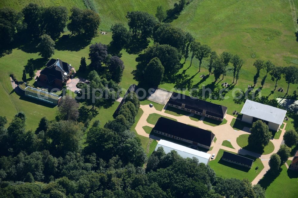 Fleckeby from the bird's eye view: Buildings and parks at the mansion of the farmhouse Gut Moehlhorst in Fleckeby in the state Schleswig-Holstein