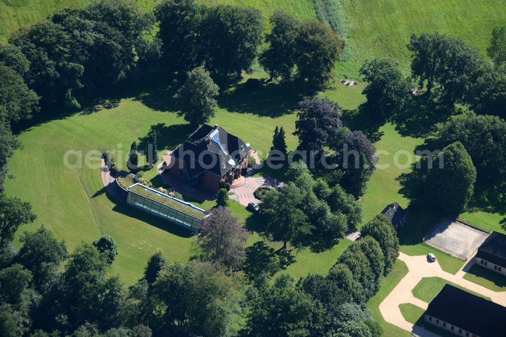 Aerial image Fleckeby - Buildings and parks at the mansion of the farmhouse Gut Moehlhorst in Fleckeby in the state Schleswig-Holstein