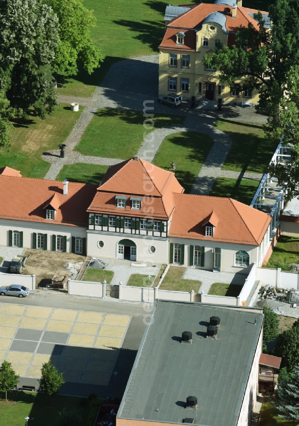 Aerial image Großdeuben - Buildings and parks at the mansion of the farmhouse in Grossdeuben in the state Saxony