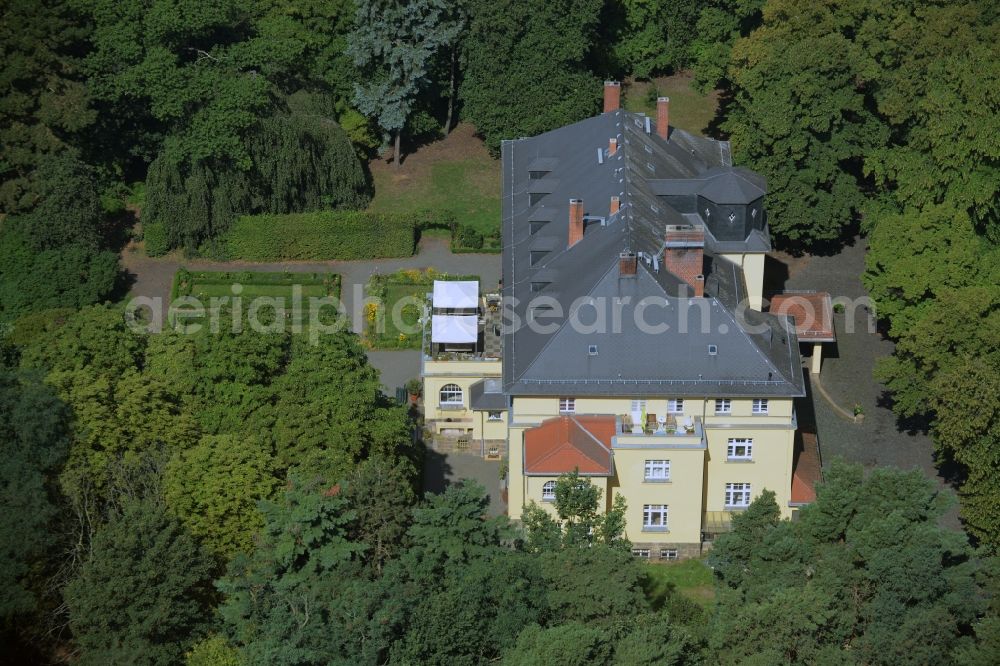 Parthenstein from the bird's eye view: Buildings and parks at the mansion of the farmhouse in Parthenstein in the state Saxony