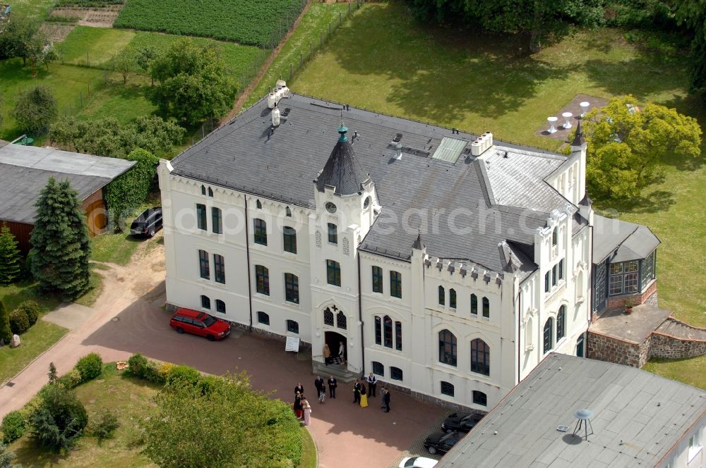 Aerial photograph Viecheln - Buildings and parks at the mansion of the farmhouse on Schlossstrasse in Viecheln in the state Mecklenburg - Western Pomerania, Germany