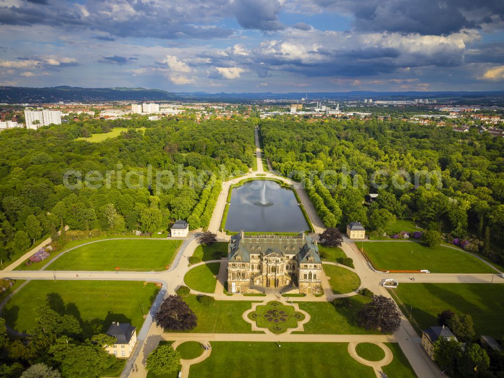 Aerial image Dresden - Buildings and parks of the manor house Palais - Grosser Garten in Dresden in the federal state of Saxony, Germany