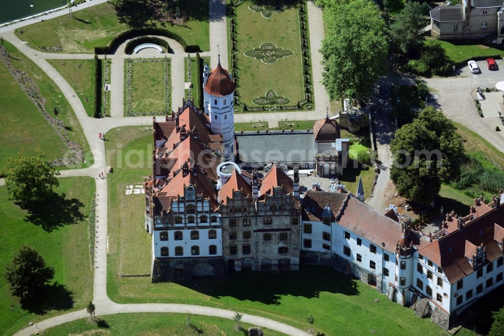 Aerial photograph Basedow - Building and Castle Park Castle in Basedow in the state Mecklenburg - Western Pomerania