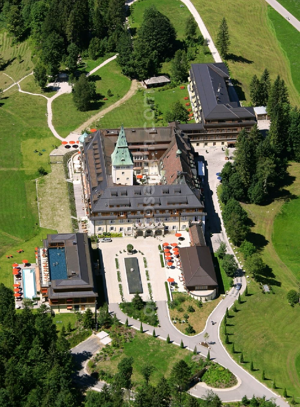 Aerial photograph Krün - Building and Castle Park Castle Schloss Elmau Luxury Spa in Kruen in the state Bavaria