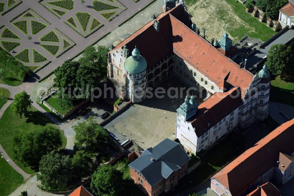 Aerial image Güstrow - Building and Castle Park Castle Guestrow in Guestrow in the state Mecklenburg - Western Pomerania