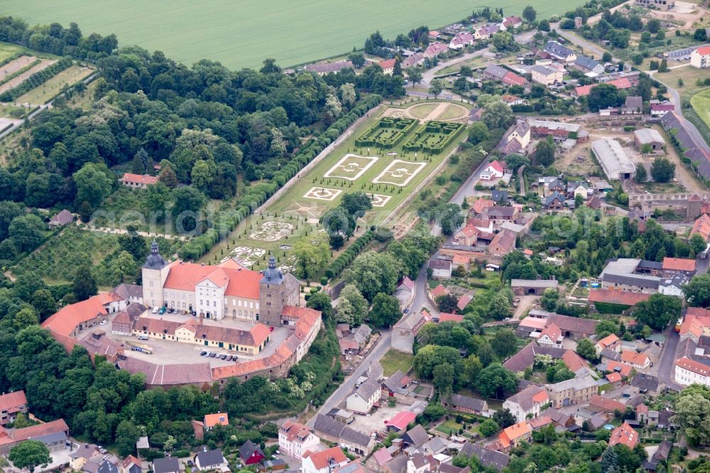 Aerial image Haldensleben - Building and Castle Park Castle Hundisburg in Haldensleben in the state Saxony-Anhalt