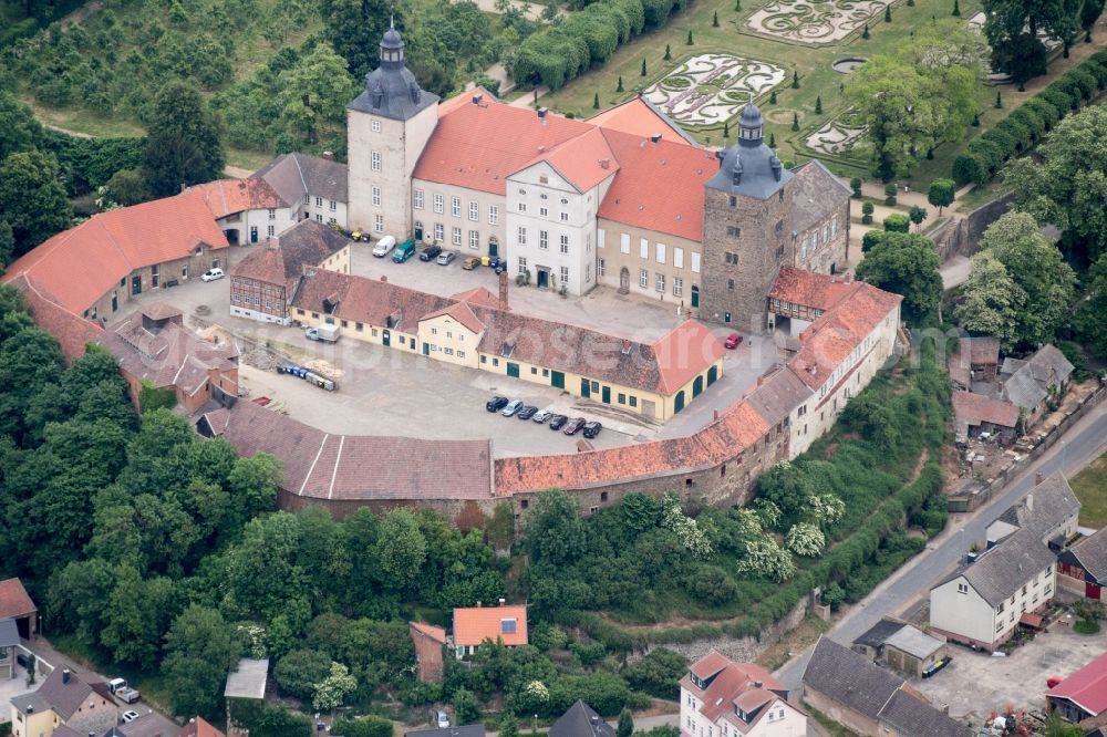 Aerial photograph Haldensleben - Building and Castle Park Castle Hundisburg in Haldensleben in the state Saxony-Anhalt