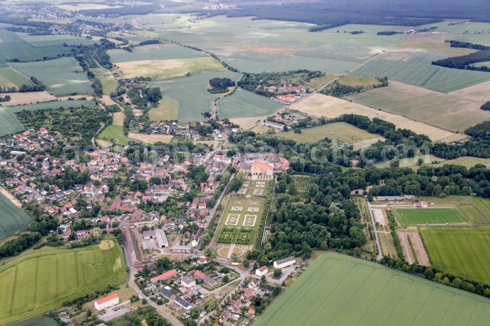 Haldensleben from the bird's eye view: Building and Castle Park Castle Hundisburg in Haldensleben in the state Saxony-Anhalt