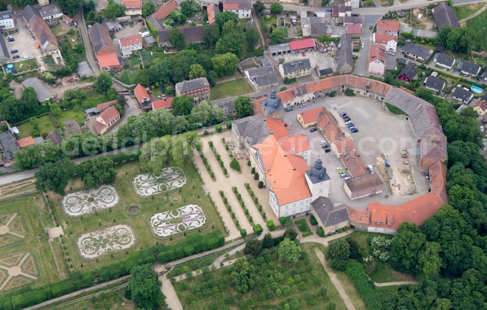 Haldensleben from above - Building and Castle Park Castle Hundisburg in Haldensleben in the state Saxony-Anhalt