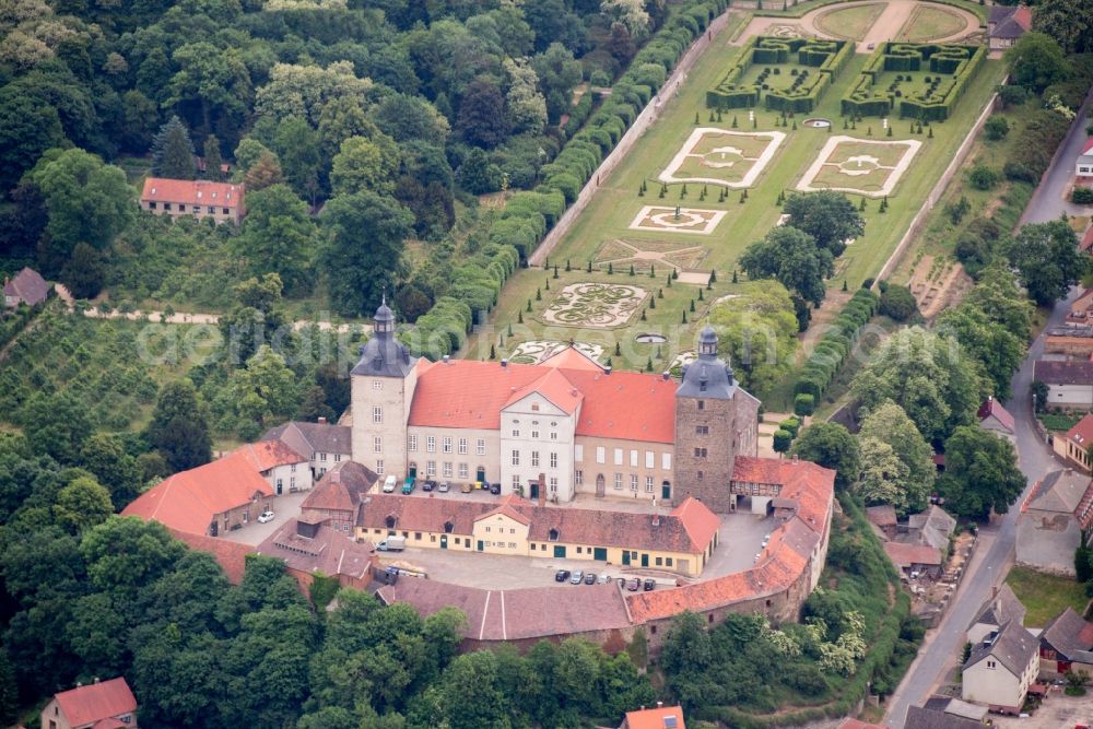 Haldensleben from the bird's eye view: Building and Castle Park Castle Hundisburg in Haldensleben in the state Saxony-Anhalt