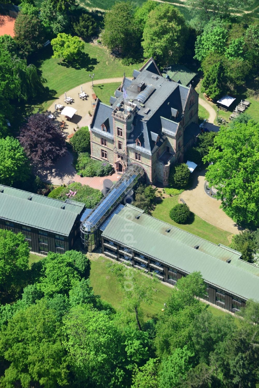 Aerial photograph Kelkheim (Taunus) - Building and Castle Park Castle des Schlosshotel Rettershof in Kelkheim (Taunus) in the state Hesse