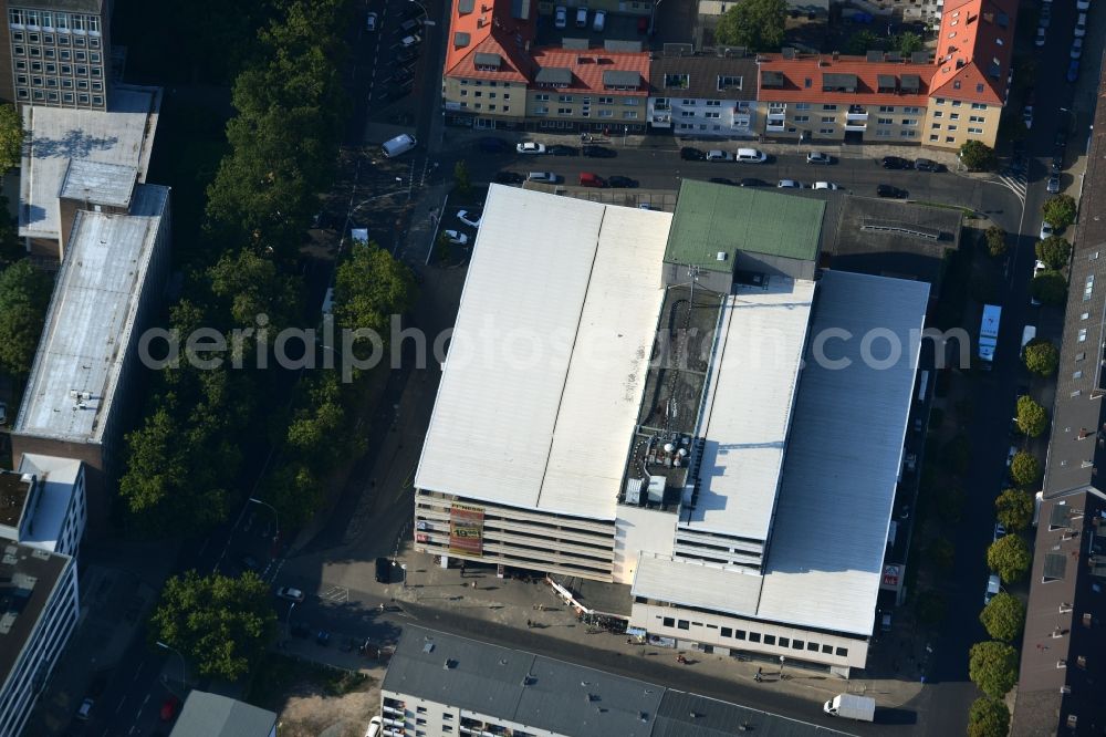 Aerial image Braunschweig - Building of the shopping center on Neue Gueldenklinke in Braunschweig in the state Lower Saxony