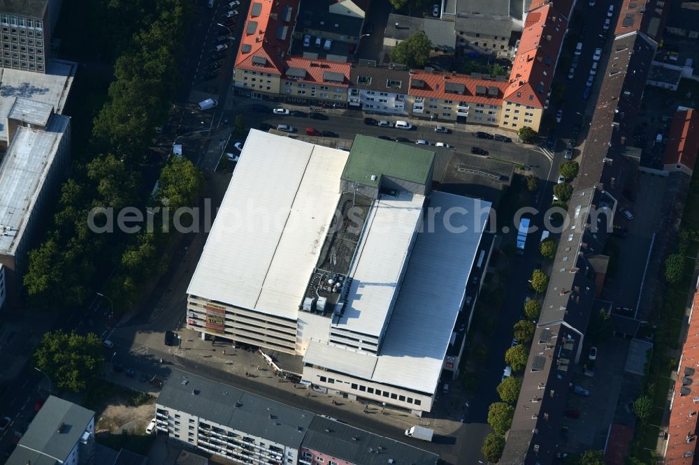 Aerial photograph Braunschweig - Building of the shopping center on Neue Gueldenklinke in Braunschweig in the state Lower Saxony