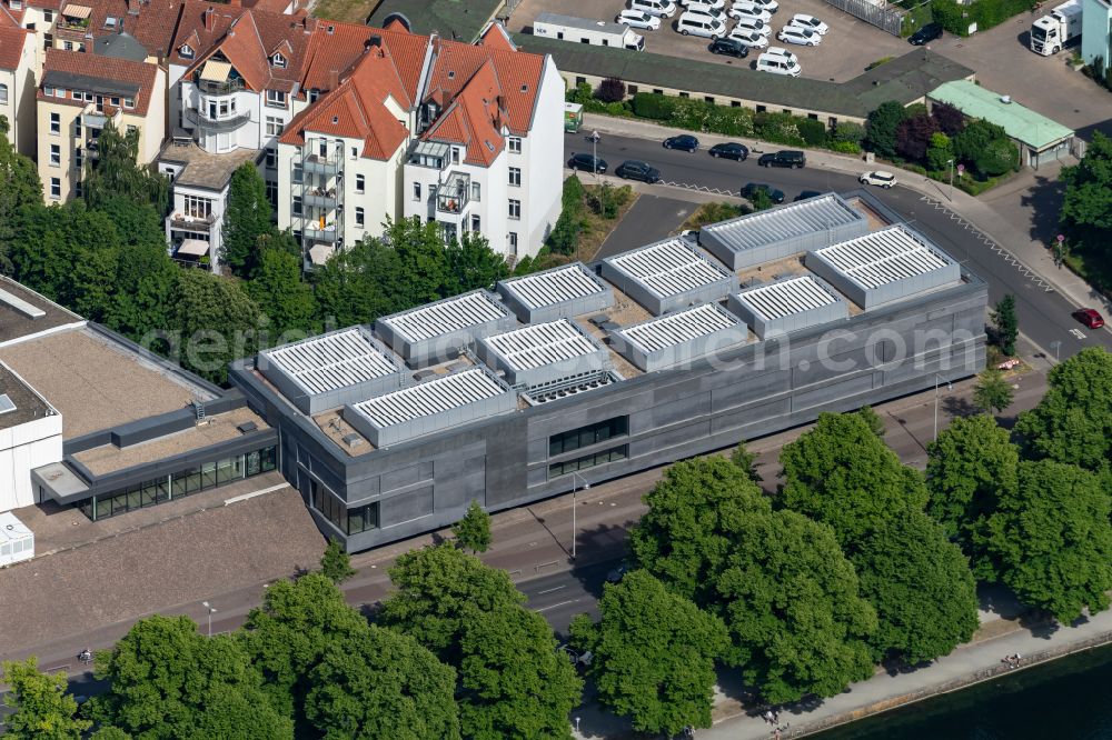 Hannover from the bird's eye view: Parking deck on the building of the car park on Sprengel Museum in Hannover in the state Lower Saxony, Germany