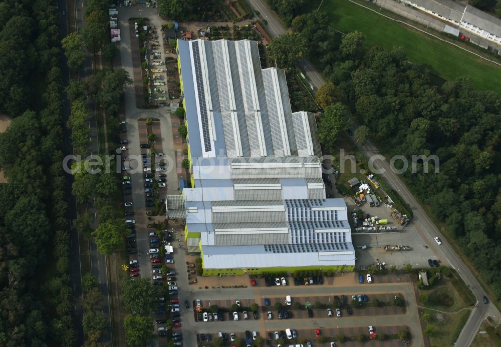 Hoppegarten from above - Building of Store plant market Pflanzen-Koelle Gartencenter GmbH & Co. KG Berlin - Dahlwitz-Hoppegarten am Bollensdorfer Weg in Hoppegarten in the state Brandenburg