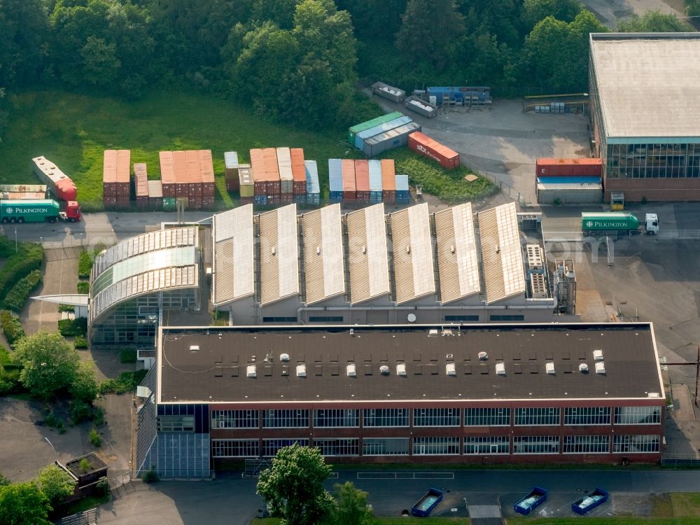 Aerial image Gelsenkirchen - Building and production halls on the premises of Pilkington Deutschland AG on Haydnstrasse in Gelsenkirchen in the state North Rhine-Westphalia, Germany