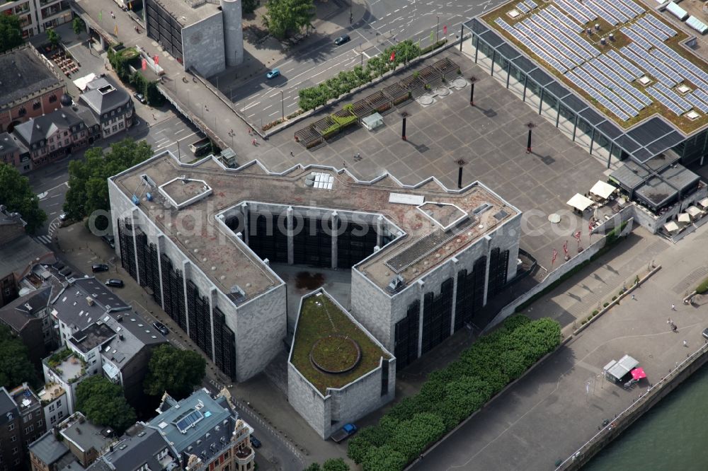 Aerial photograph Mainz - Building of the City Hall on the River Rhine in Mainz in Rhineland-Palatinate