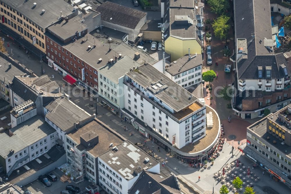 Aerial photograph Witten - Building of the restaurant Cafe Extrablatt Witten on Bahnhofstrasse in Witten in the state North Rhine-Westphalia, Germany