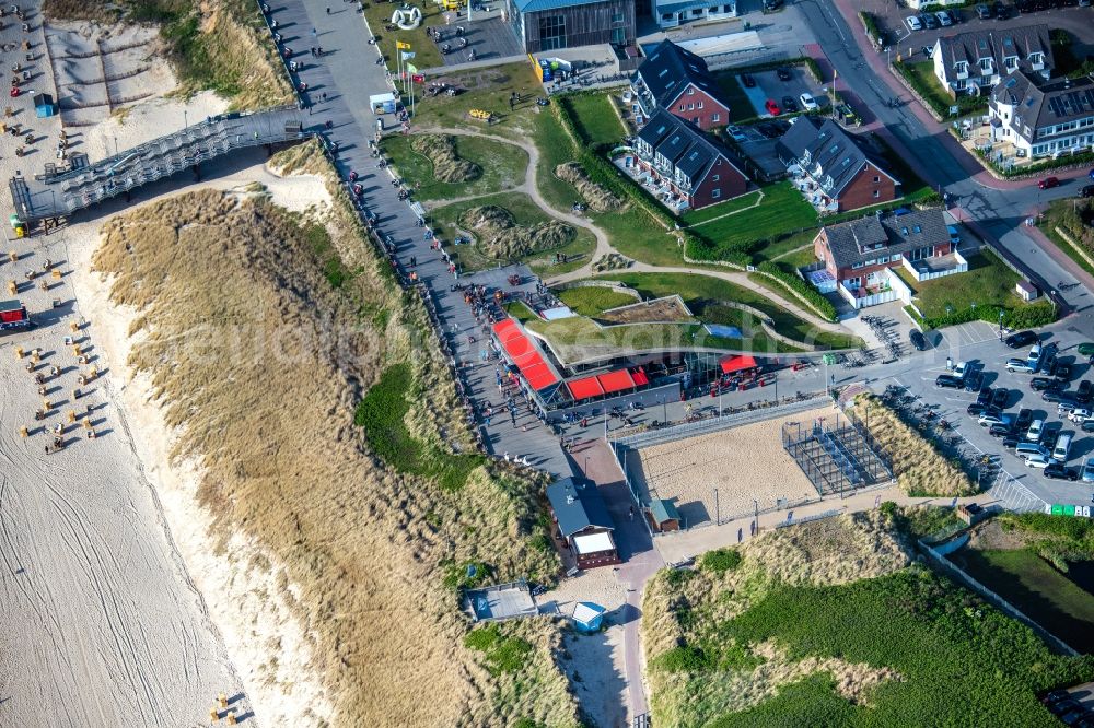 Wenningstedt (Sylt) from the bird's eye view: Building of the restaurant Gosch in Wenningstedt (Sylt) at the island Sylt in the state Schleswig-Holstein, Germany