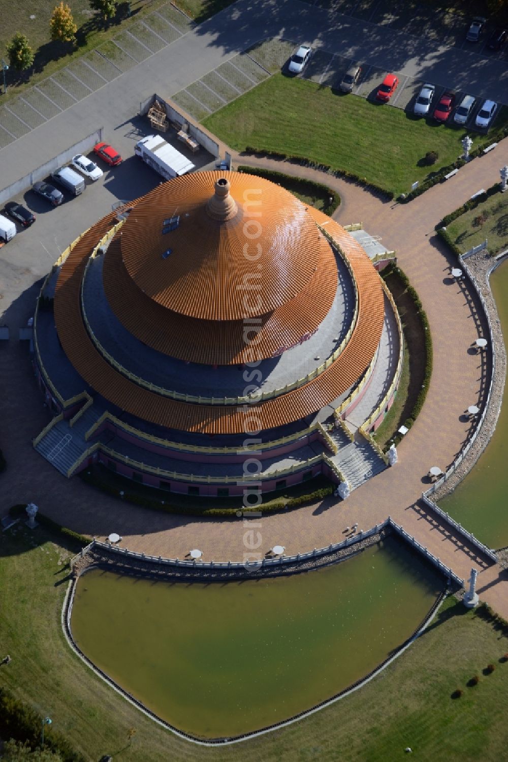 Aerial image Hohen Neuendorf - Building of the restaurant Himmelspagode Himmelspagode an der Oranienburger Strasse in Hohen Neuendorf in the state Brandenburg