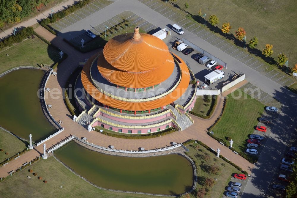 Hohen Neuendorf from the bird's eye view: Building of the restaurant Himmelspagode Himmelspagode an der Oranienburger Strasse in Hohen Neuendorf in the state Brandenburg