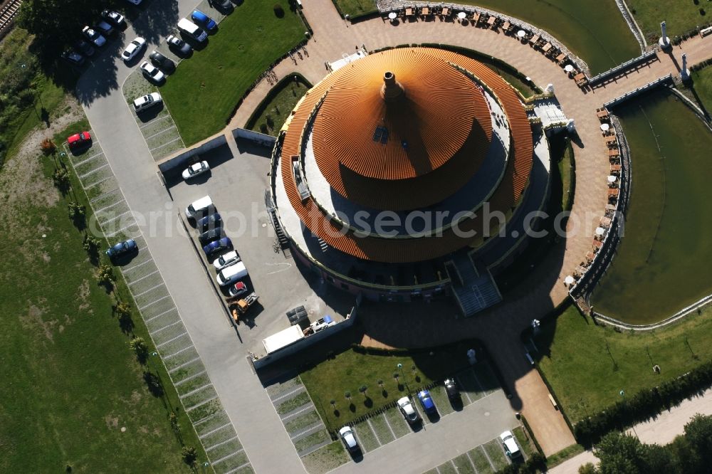 Hohen Neuendorf from the bird's eye view: Building of the restaurant Himmelspagode an der Oranienburger Strasse in Hohen Neuendorf in the state Brandenburg