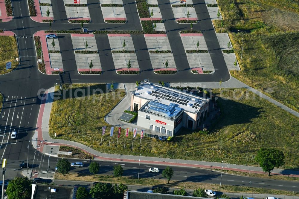 Aerial image Berlin - Building of the restaurant L'Osteria Mahlsdorf in Alt-Mahlsdorf in the district Mahlsdorf in Berlin, Germany