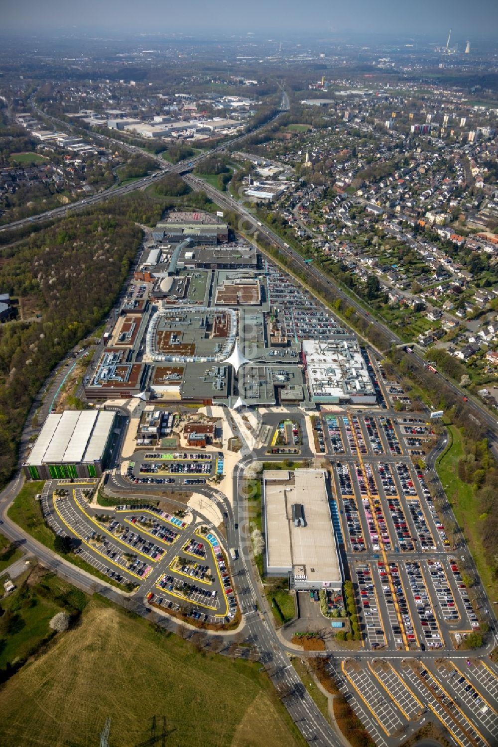 Aerial image Bochum - Building of the restaurant L'Osteria in the district Harpen in Bochum in the state North Rhine-Westphalia, Germany