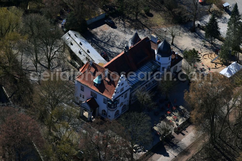 Aerial image Berlin - Building of the hotel and restaurant Paulsborn on Grunewaldsee on Huettenweg in the district Grunewald in Berlin