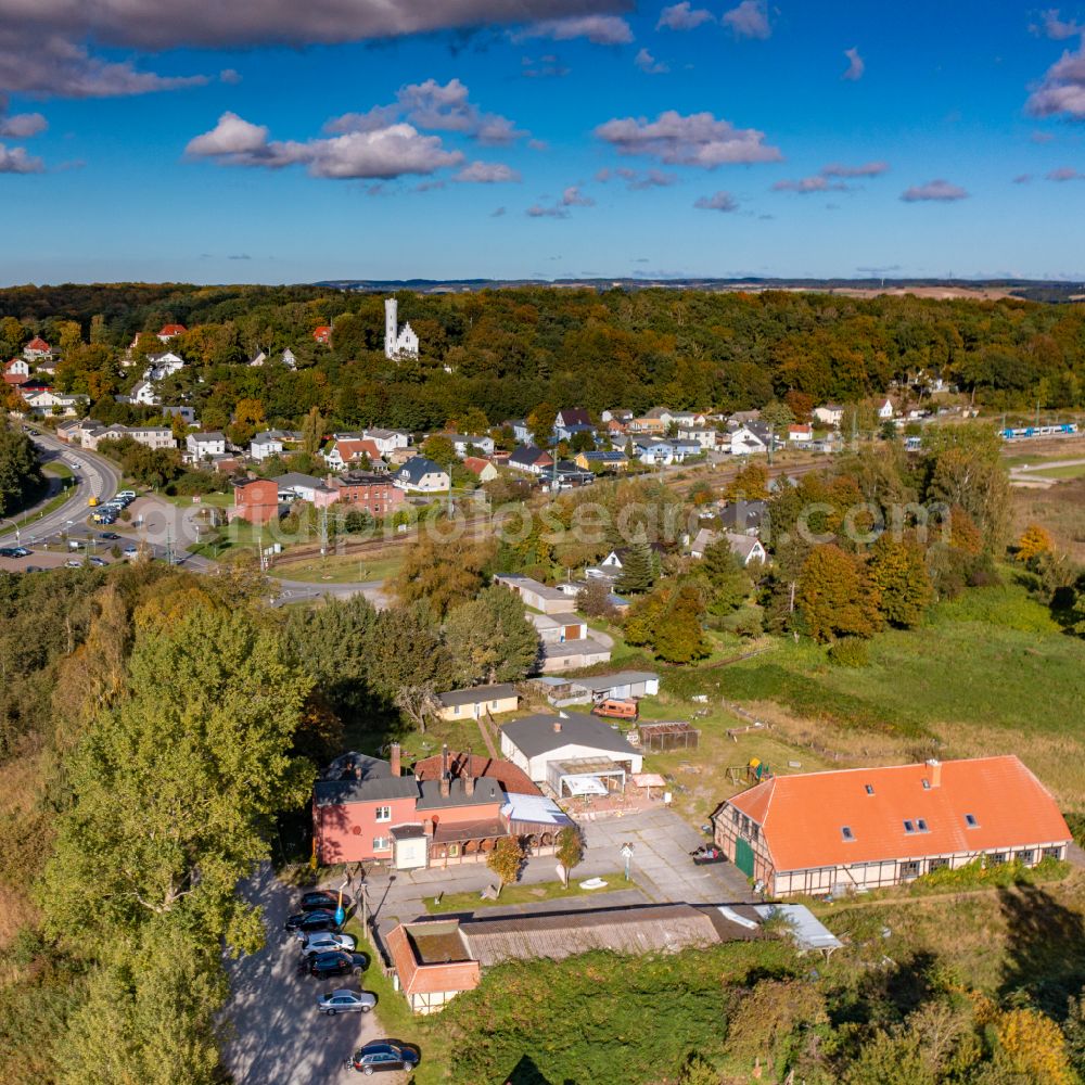 Lietzow from the bird's eye view: Building of the restaurant Traditionsraeucherei Lietzow on street Spitzer Ort in Lietzow in the state Mecklenburg - Western Pomerania, Germany