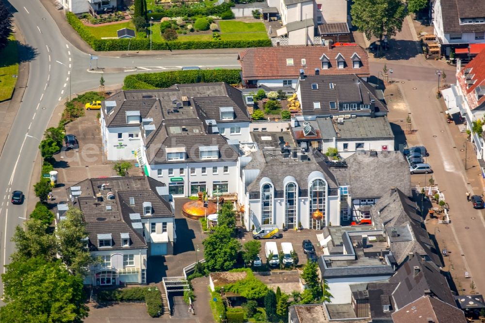 Aerial photograph Warstein - Building of the restaurant Warsteiner Brauhaus - Domschaenke and Sudhaus in Warstein in the state North Rhine-Westphalia, Germany