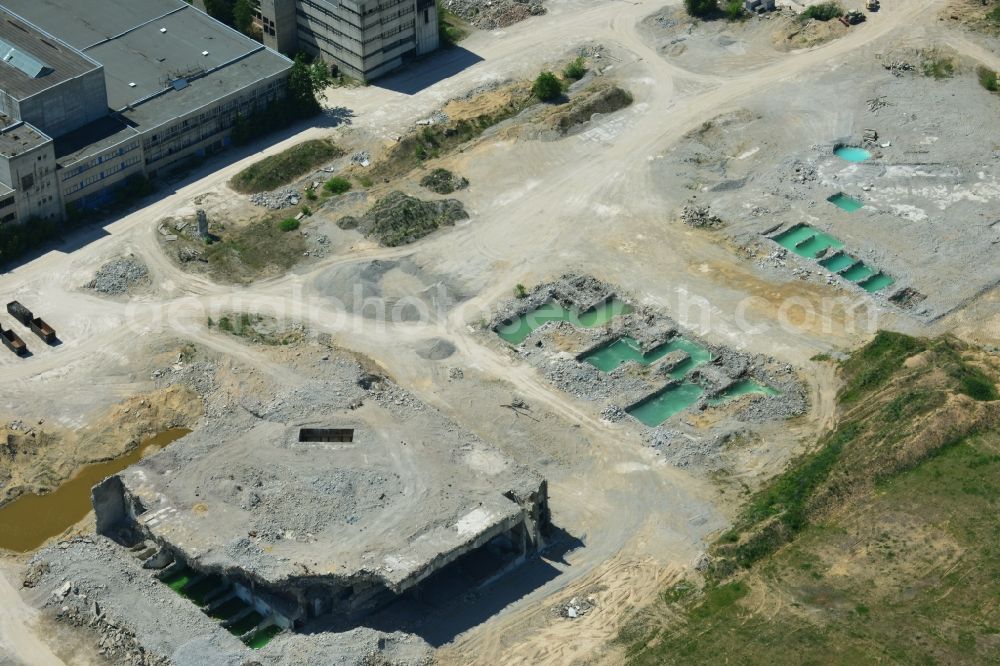 Arneburg from the bird's eye view: Building remains of the ruins of the reactor units and facilities of the NPP - NPP nuclear power plant northeast of Stendal in Arneburg in the state Saxony-Anhalt