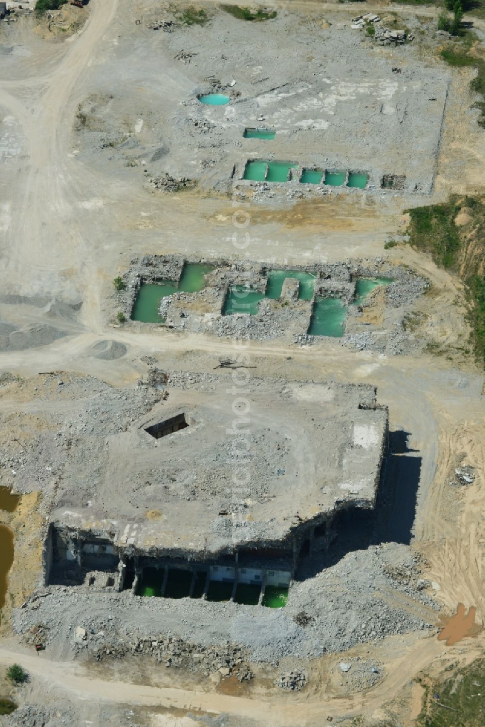 Aerial photograph Arneburg - Building remains of the ruins of the reactor units and facilities of the NPP - NPP nuclear power plant northeast of Stendal in Arneburg in the state Saxony-Anhalt