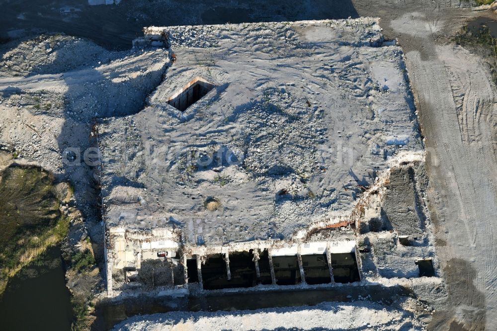 Aerial photograph Arneburg - Building remains of the ruins of the reactor units and facilities of the NPP - NPP nuclear power plant northeast of Stendal in Arneburg in the state Saxony-Anhalt