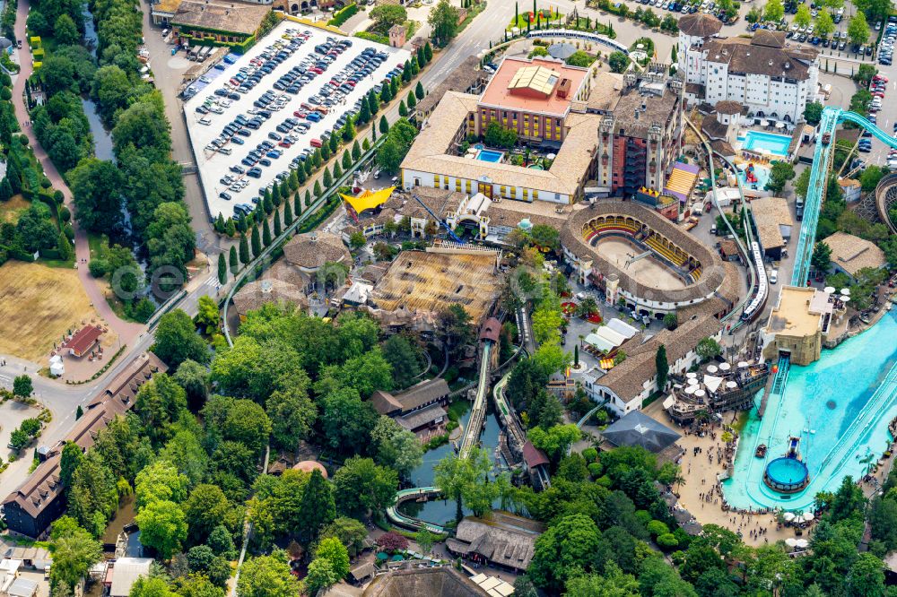 Aerial image Rust - Demolition work on the ruins of the building and the fire Themenwelt Yomi-Zauberwelt of Diamanten on street Europa-Park-Strasse in Rust in the state Baden-Wuerttemberg, Germany