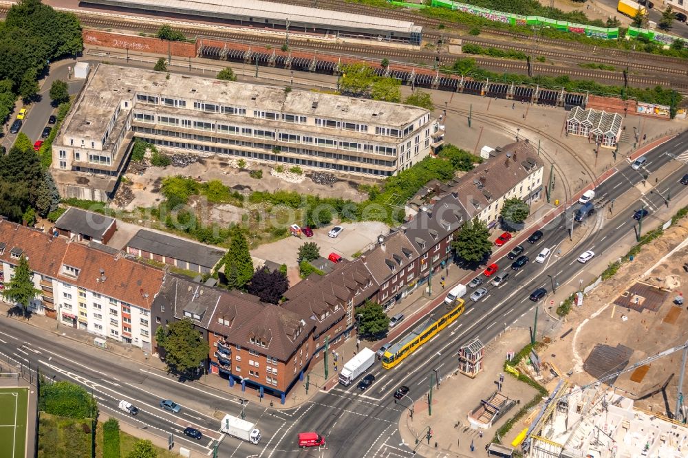 Essen from the bird's eye view: Ruin of vacant building on Altenessener Bahnhof in Essen in the state North Rhine-Westphalia, Germany