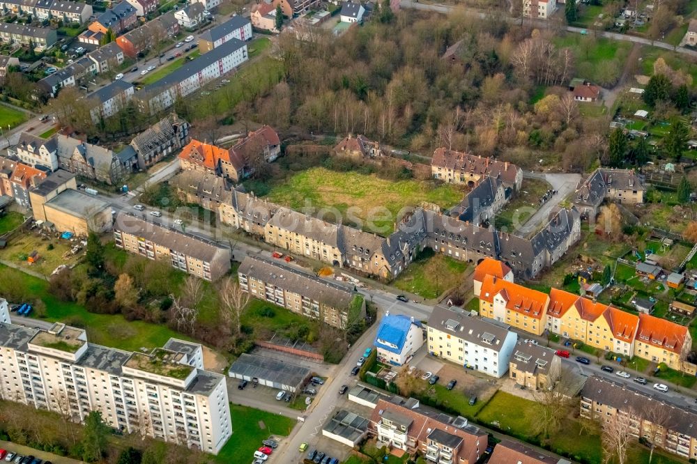 Gladbeck from the bird's eye view: Ruin of vacant building of Erlenkrug on Erlenstrasse in Gladbeck in the state North Rhine-Westphalia, Germany