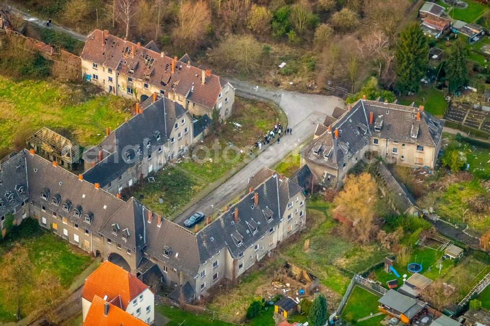 Aerial image Gladbeck - Ruin of vacant building of Erlenkrug on Erlenstrasse in Gladbeck in the state North Rhine-Westphalia, Germany