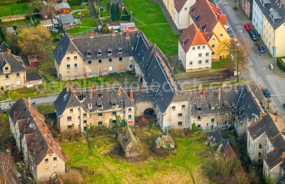 Gladbeck from the bird's eye view: Ruin of vacant building of Erlenkrug on Erlenstrasse in Gladbeck in the state North Rhine-Westphalia, Germany