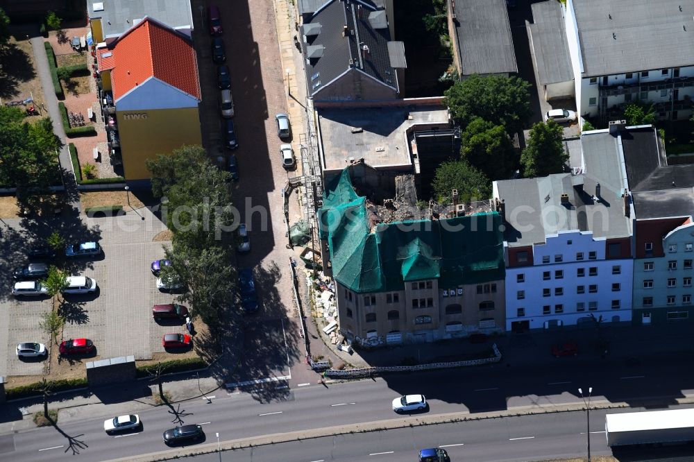 Halle (Saale) from the bird's eye view: Ruin of vacant building Volkmannstrasse corner Dzondistrasse in Halle (Saale) in the state Saxony-Anhalt, Germany