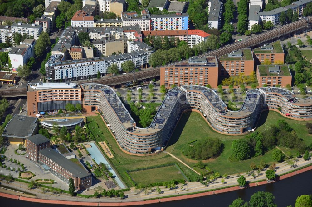 Berlin Moabit from the bird's eye view: Site snake-shaped apartment building in Berlin - Moabit