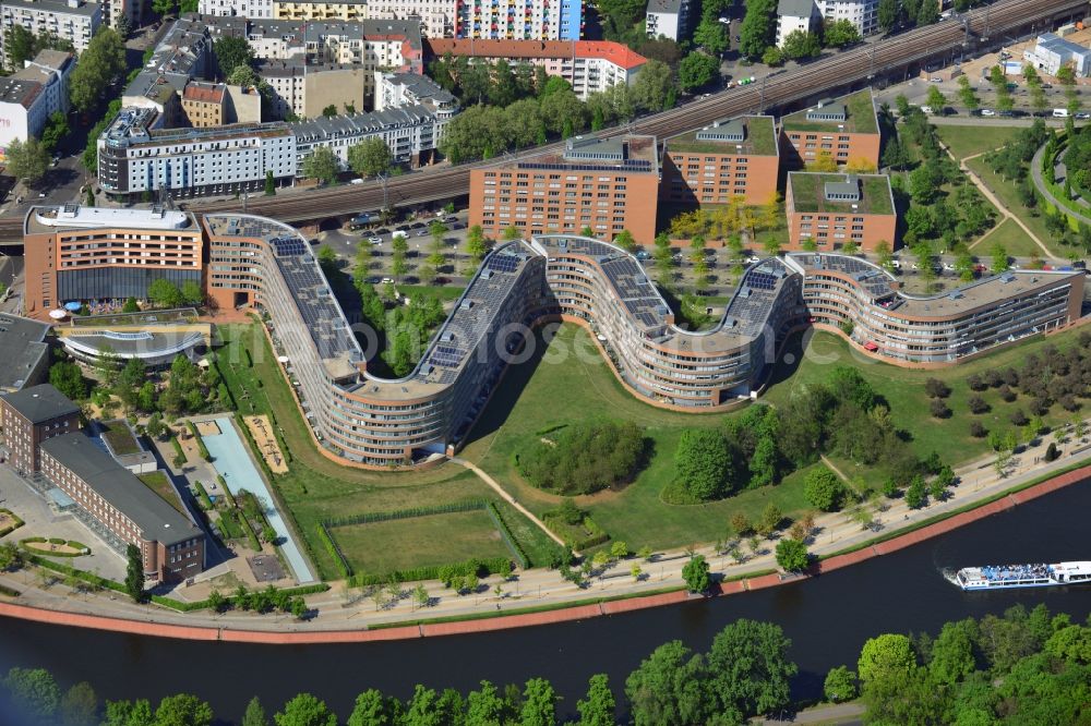 Aerial image Berlin Moabit - Site snake-shaped apartment building in Berlin - Moabit