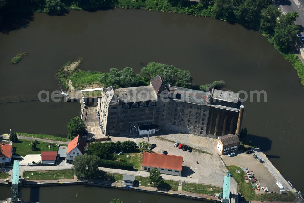 Aerial photograph Bernburg (Saale) - Building at the lock on an island in the river Saale in Bernburg (Saale) in the state of Saxony-Anhalt