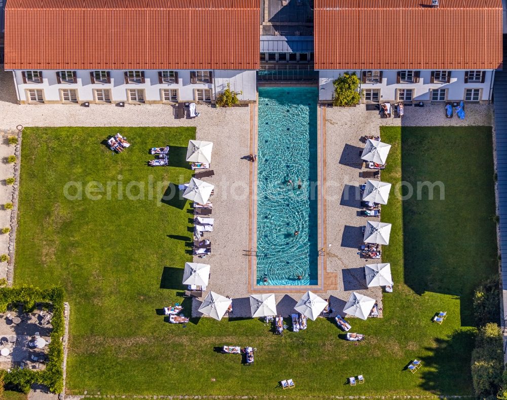 Aerial photograph Bad Driburg - Castle hotel building Graeflicher Park Health & Balance Resort on Brunnenallee in Bad Driburg in the state North Rhine-Westphalia, Germany