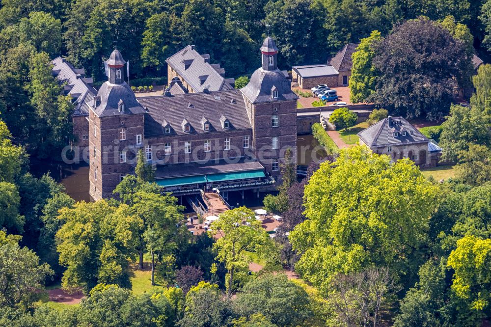 Essen from above - Castle hotel building Hugenpoet on August-Thyssen-Strasse in the district Kettwig in Essen at Ruhrgebiet in the state North Rhine-Westphalia, Germany